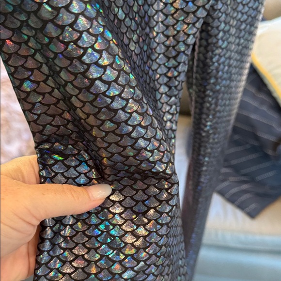 NWT Emily HSU designs Holographic Scale Pattern Leggings size Large - Picture 5 of 5